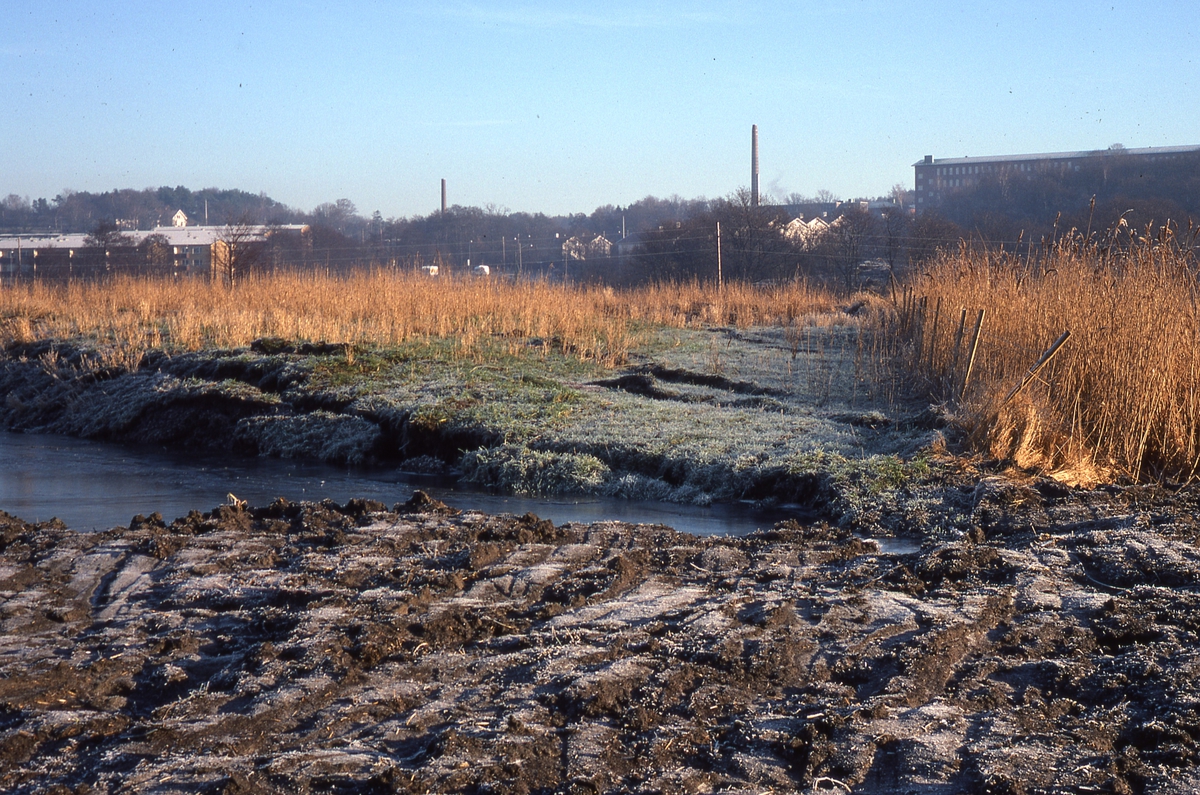 'cylinderskred, rotationsskred, skålskred ::  :: Ingår i serie med fotonr. 7033:1-168 med bilder från Tuveskredet som skedde 30 november 1977'