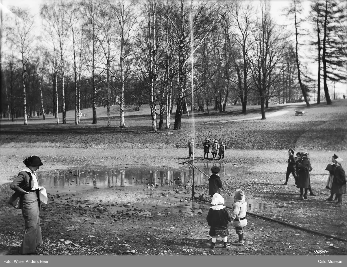 park, dam, fontene, kvinne, barn, lek