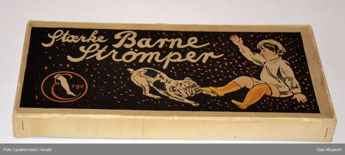 2 par knehøye barnestrømper i ull med ekstra stoppetråd og eske.