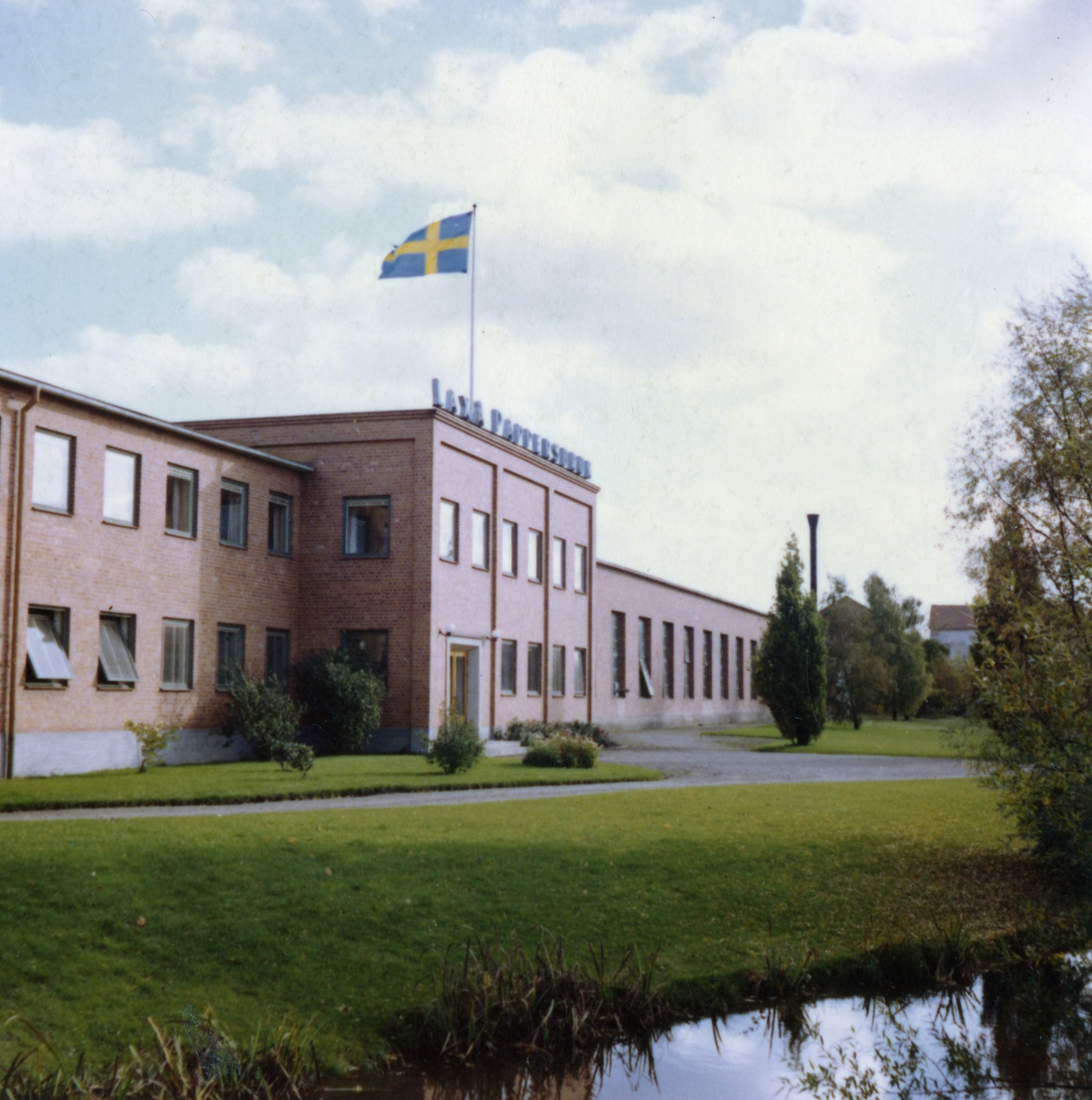 Laxå Pappersbruk, exteriör.