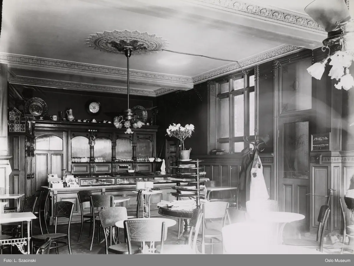 Café Gimle, interiør, småbord, serveringsdisk
