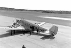 Civilt passagerarflygplan Junkers Ju 52 nummer SE-AFA tillhörande AB Aerotransport på Bromma flygpla