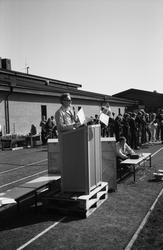 Nationaldagsfirande i Kållered, år 1983. Rektor Gunnar Hille