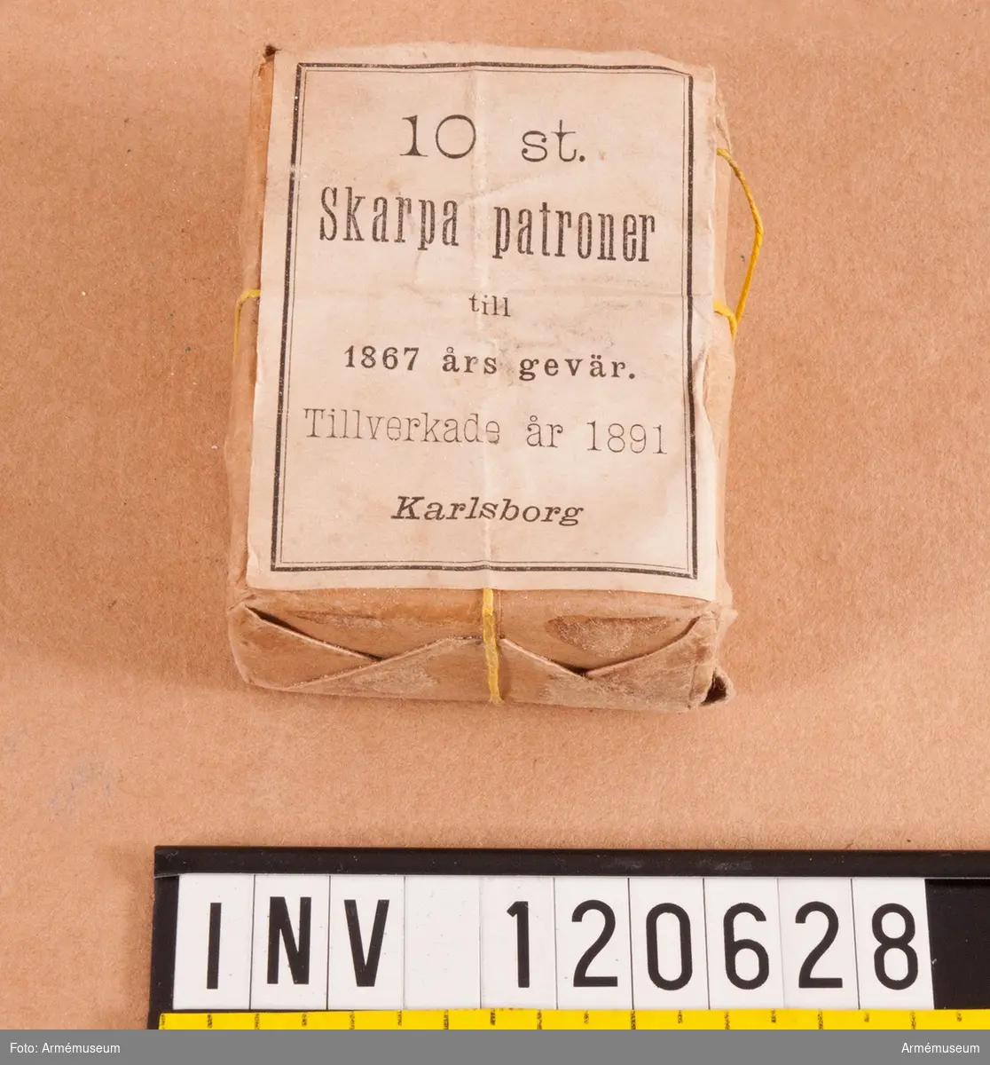 10 st skarpa patroner till gevär m/1867 i oöppnat paket.