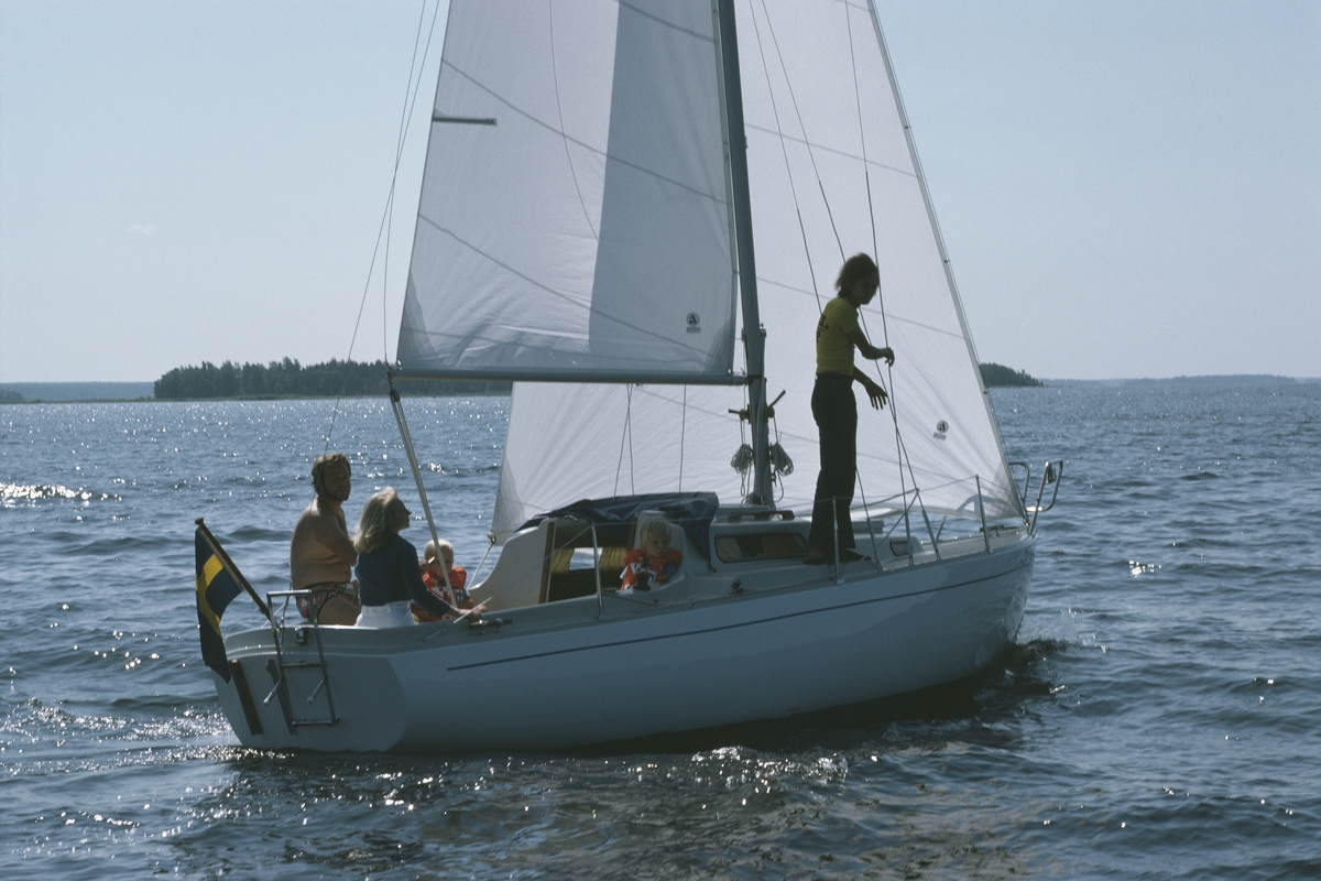 Albin Viggen seglar på Vänern.