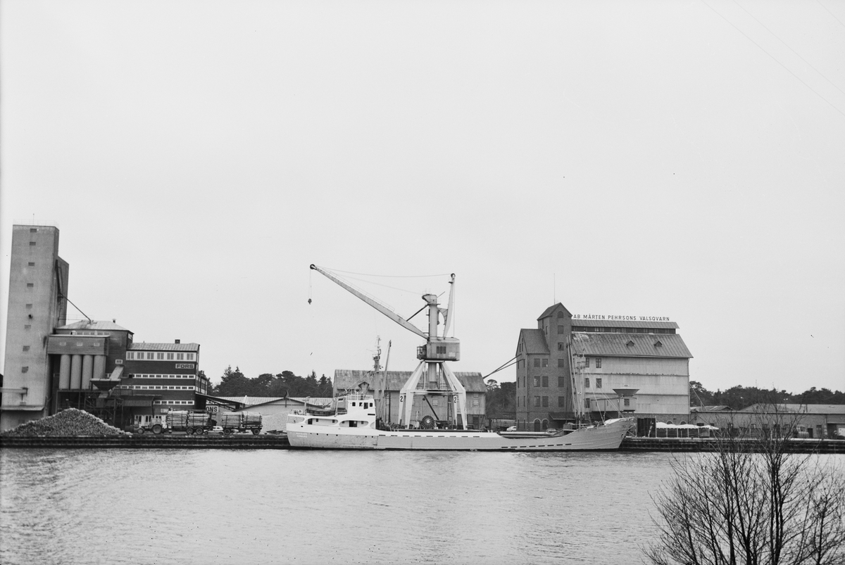Ägare:/1965-74/: Hans-Hinrich von Rönn. Hemort: Hamburg.