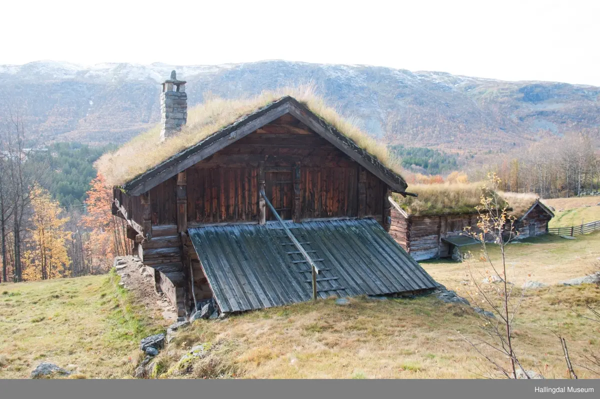 Setestugu-Loftstugu i øvre Døkki, Dokken gård i Sudndalen