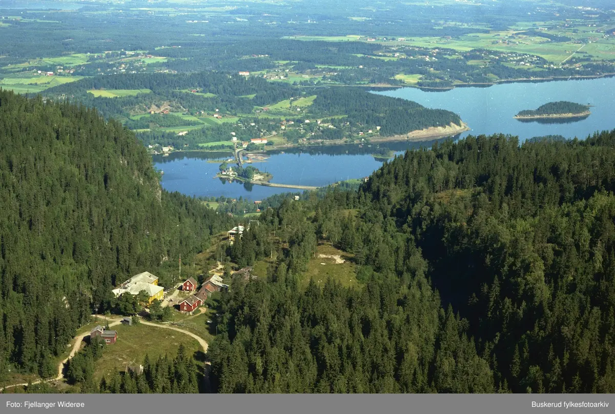 Utsikt over Kroksund og Steinsfjorden
 Fra Kleivstua
1966