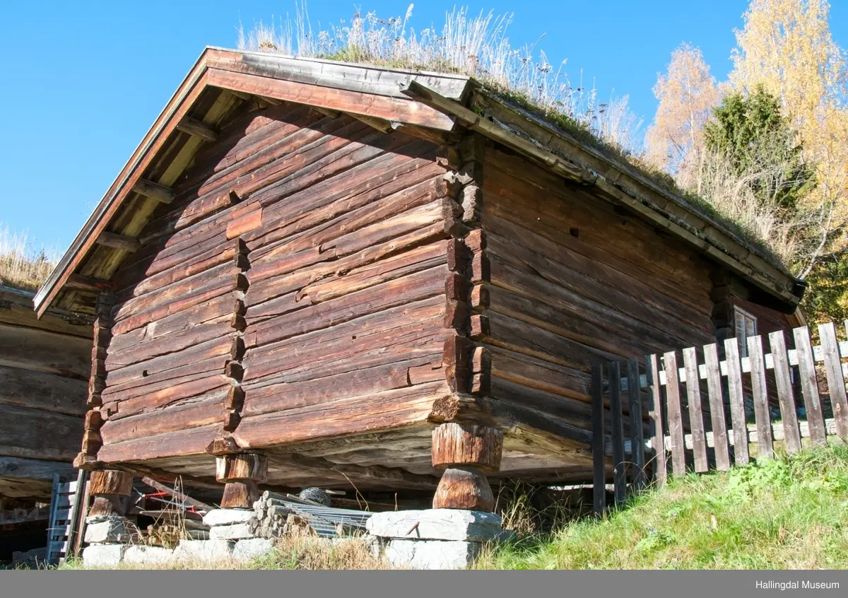 Stolphus fra Sundremyren på Ål Bygdamuseum, Leksvol