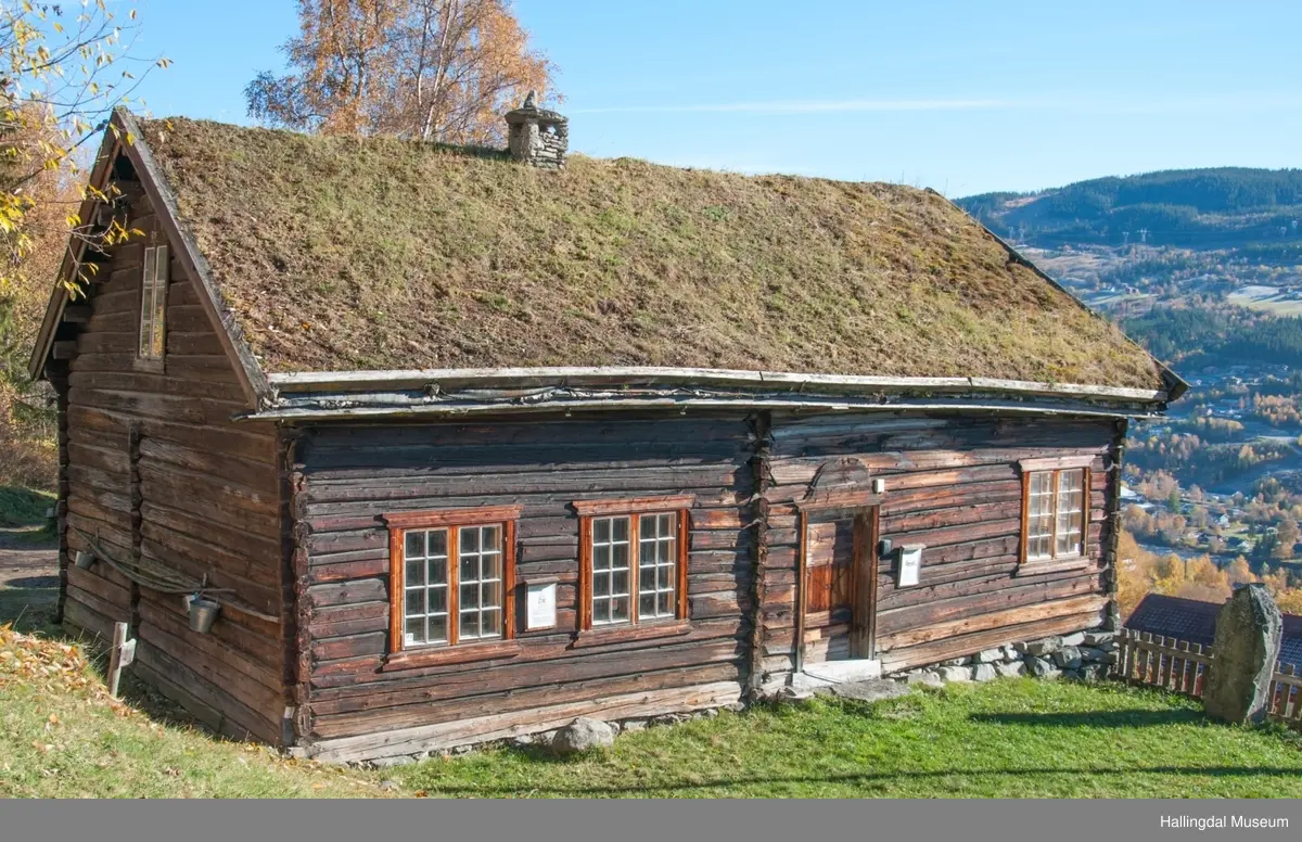 Bakkestugu fra Bakken Strand på Ål Bygdamuseum, Leksvol