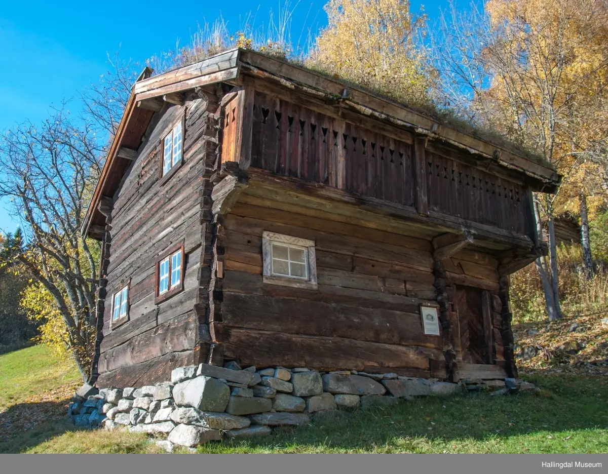Loftstue fra Jøto Noss på Ål Bygdamuseum, Leksvol