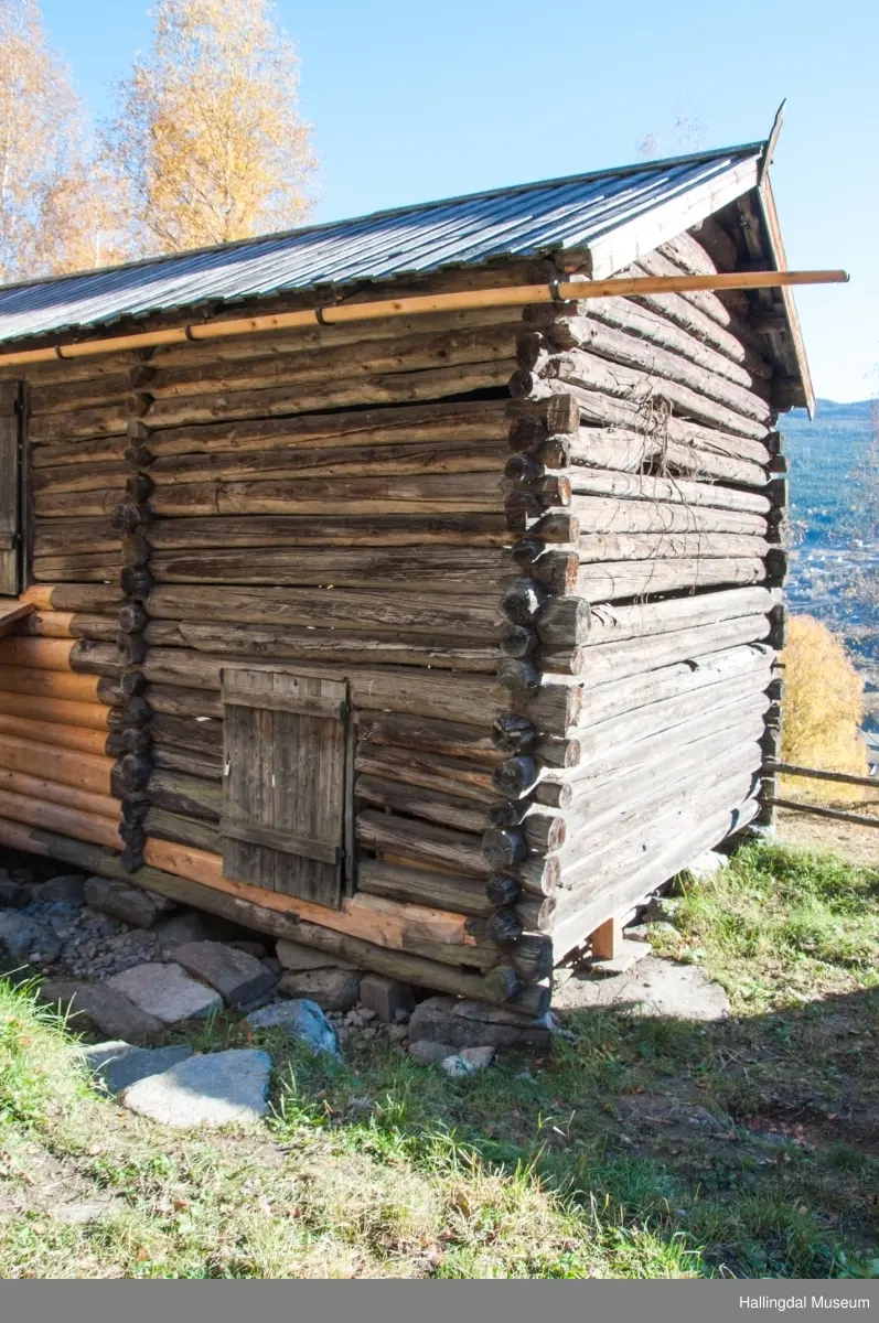 Låve fra Dortehaugen, husmannsplass under Sata,  Ål Bygdamuseum, Leksvol