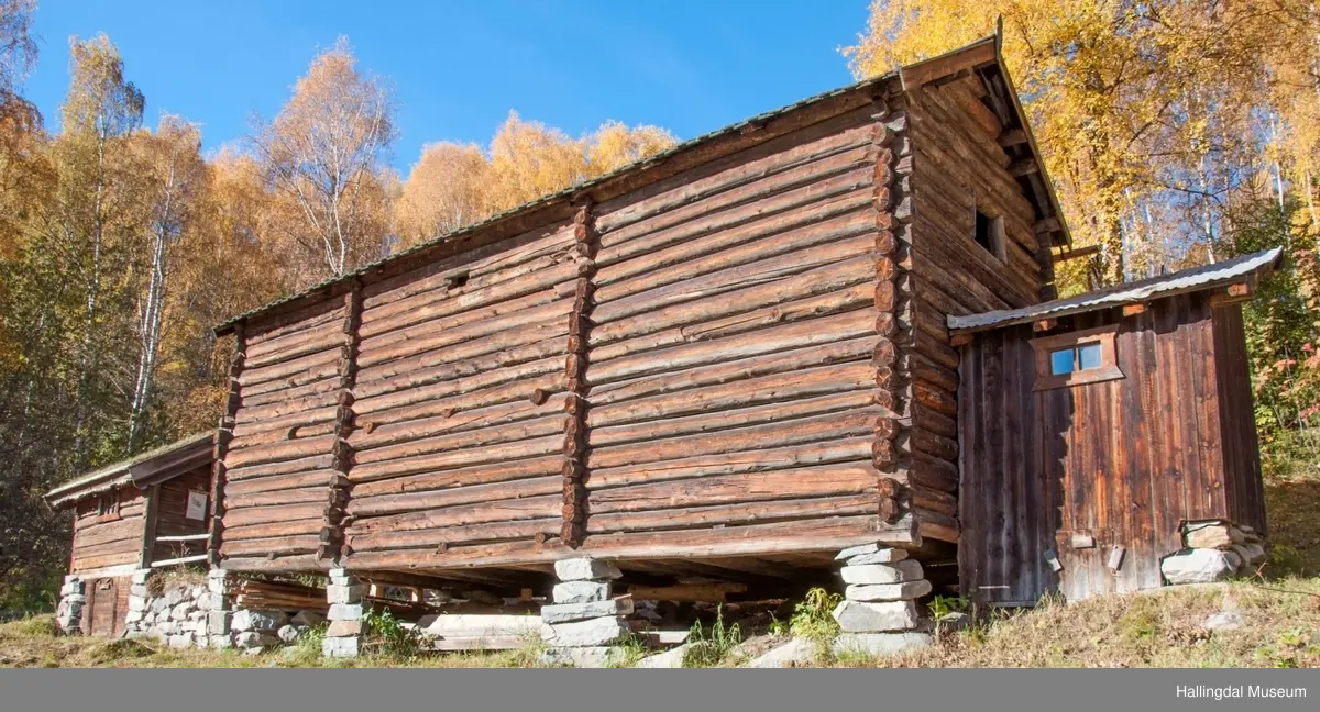 Låve fra Dortehaugen, husmannsplass under Sata,  Ål Bygdamuseum, Leksvol