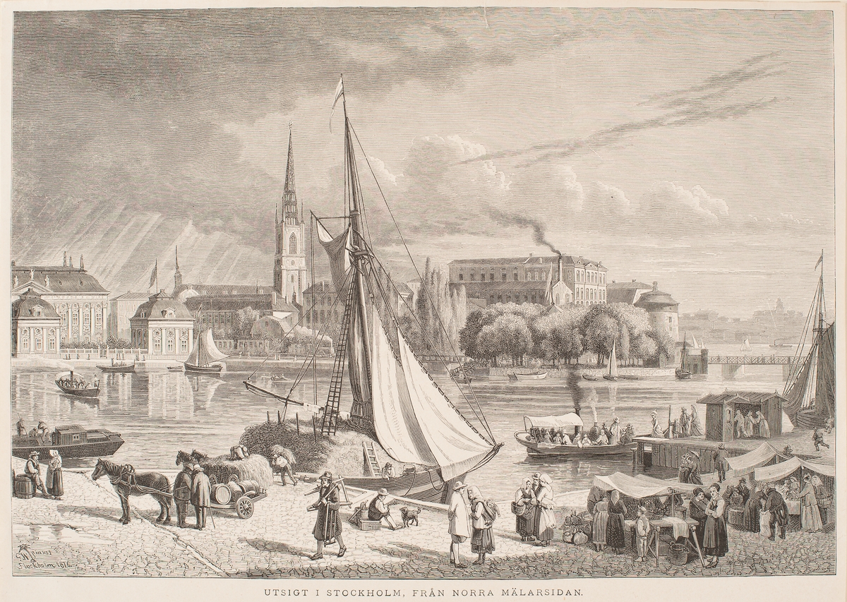 Tryck: Stockholmsmotiv. "Utsigt i Stockholm från norra Mälarsida".
I förgrunden skuta lastad med hö, ångslup, torgförsäljning. I bakgrunden flera mindre båtar, Riddarhuset och Riddarholmskyrkan.
