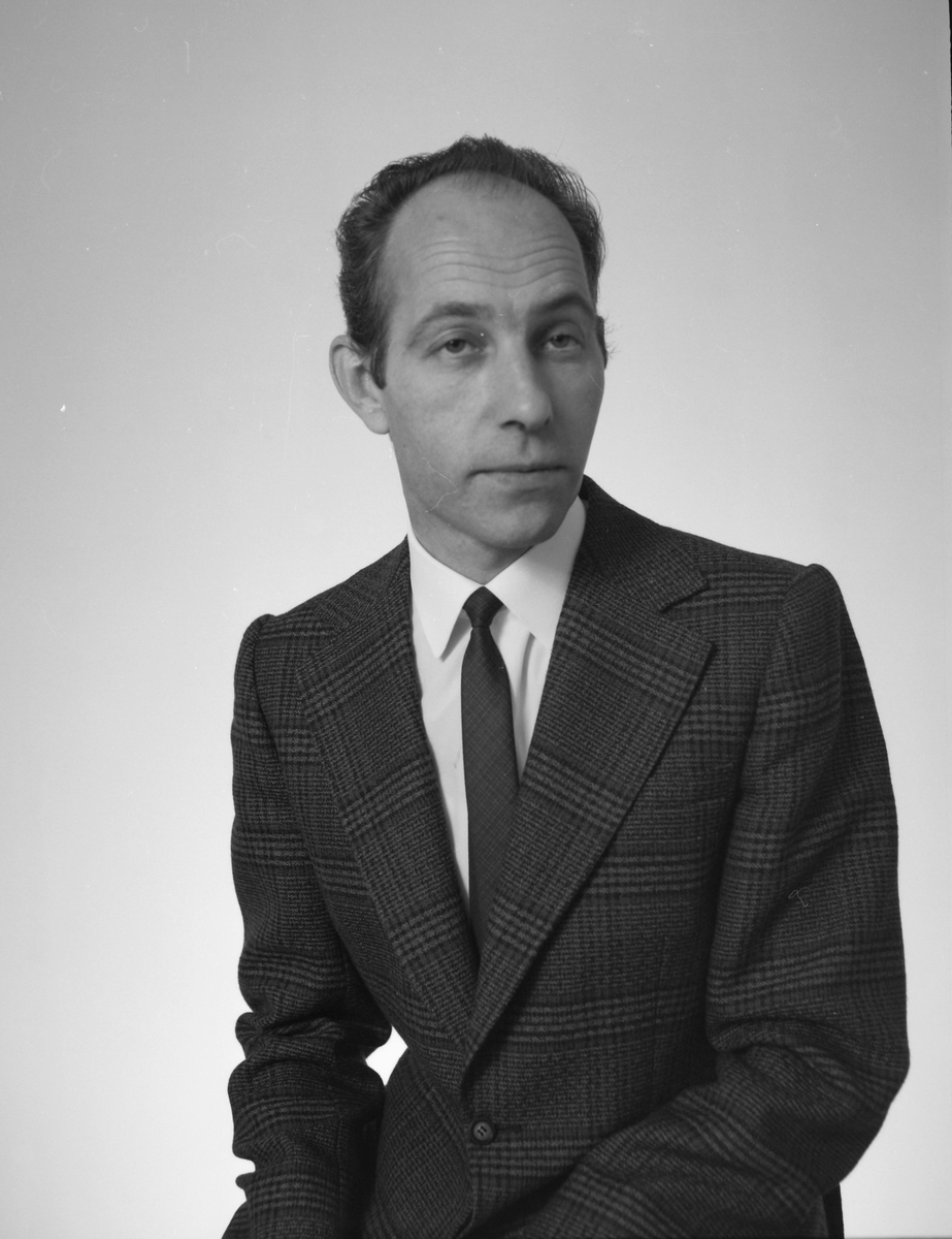 Portrett av mannsperson. Teimann (?)