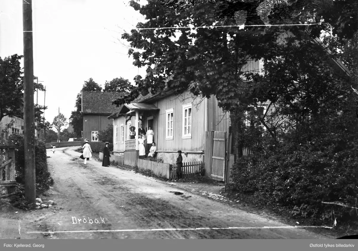 Sørbyhuset i Storgata i Drøbak. Revet 1968-9, sammen med huset bakenfor, smed Evensengården, for å gi plass til nye Bergens Privatbank(1970). I dag Storgata  20. 

Drøbak Meieri ble bygget hittenfor, og hadde innkjøring til bakgården og potetkokeri inn langs gavlen på det nærmestehuset(Sørbyhuset).