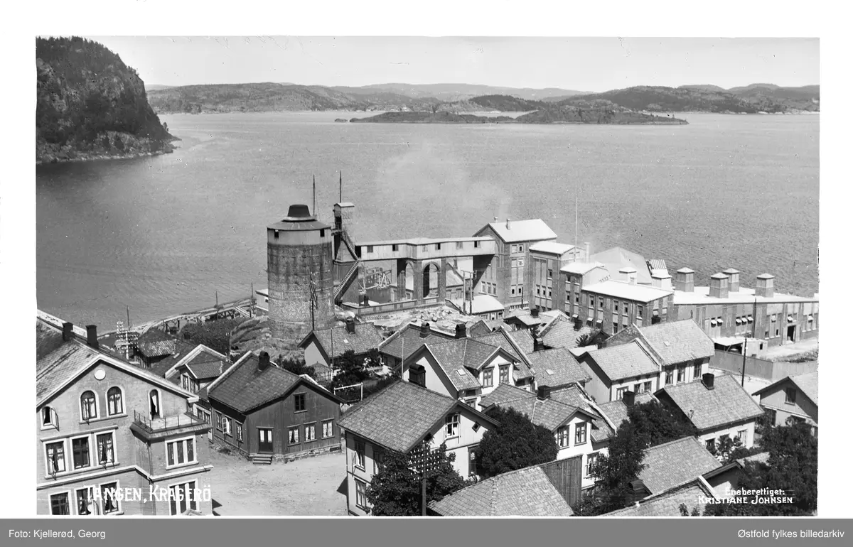 Tangen i Kragerø med industri og bebyggelse. Karbidfabrikk?