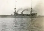 Brittiska örlogsfartyg på Gibraltars redd. Den brittiska slagkryssaren HMS Inflexible (1907).