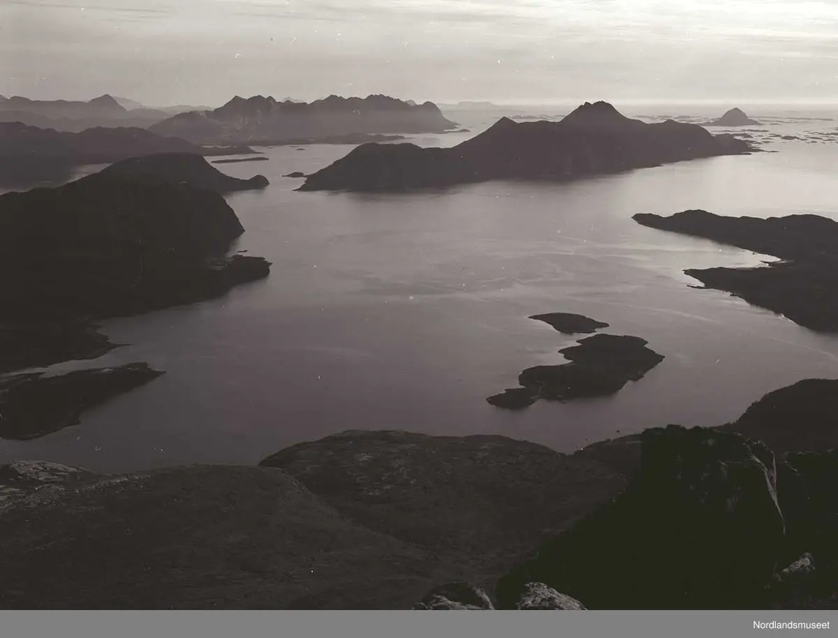 Oversiktfoto, landskap, hav.
Meløy kommune
Meløya, Åmøya, Mesøya