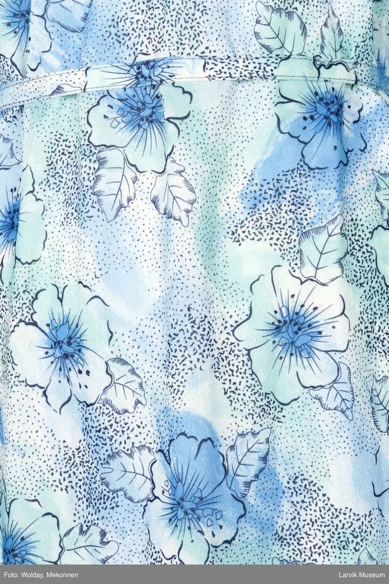 Trykket blomster- og bladmotiver