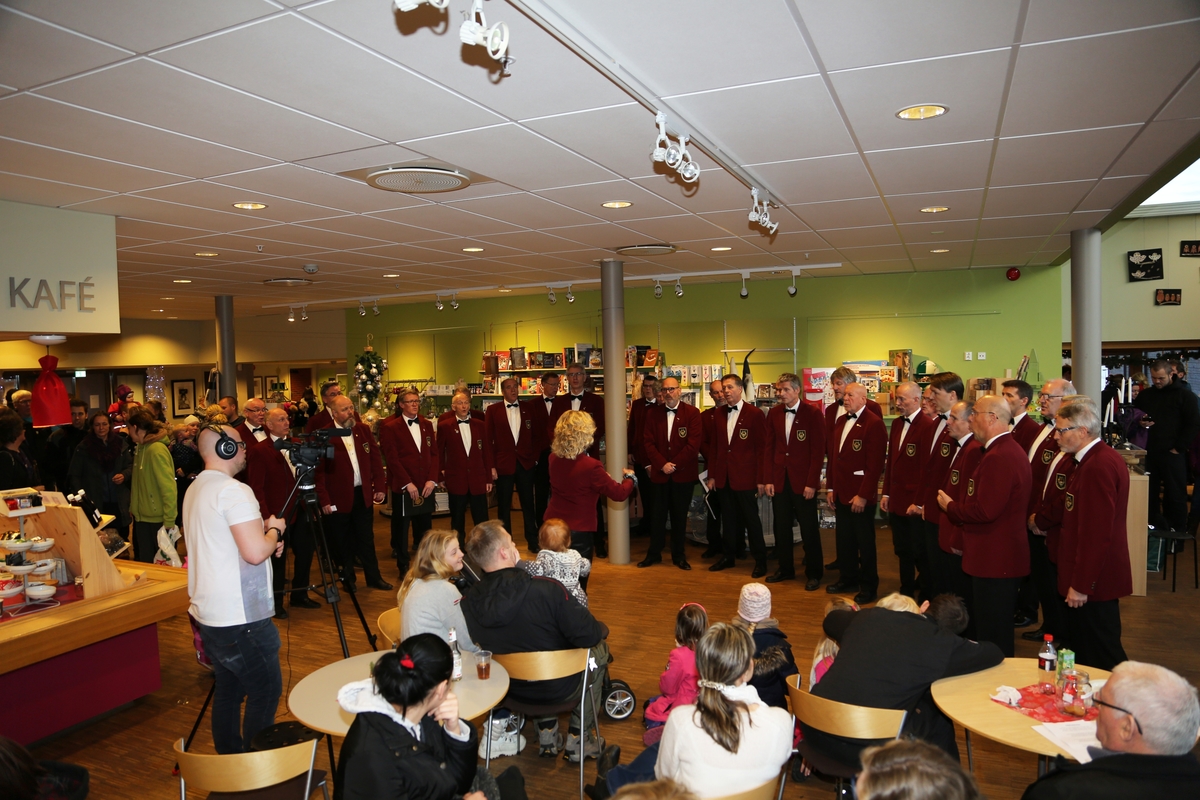 Julestue 2015,Glomdalsmuseet
.Elverum mannskor ,Vestibylen