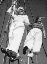 "Stockholm 30.7 1943 Sandhamnsregattan. Två kuttersmycken, f