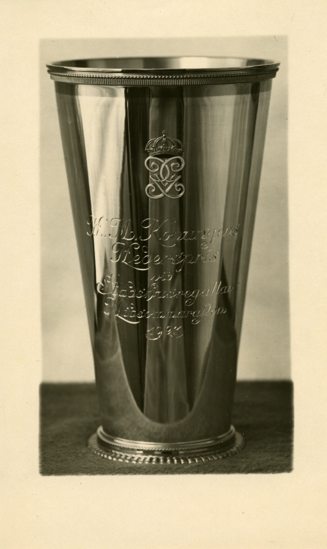 Pokal. H. M. Konungens Pokal för 30kvm S.K.-klassen