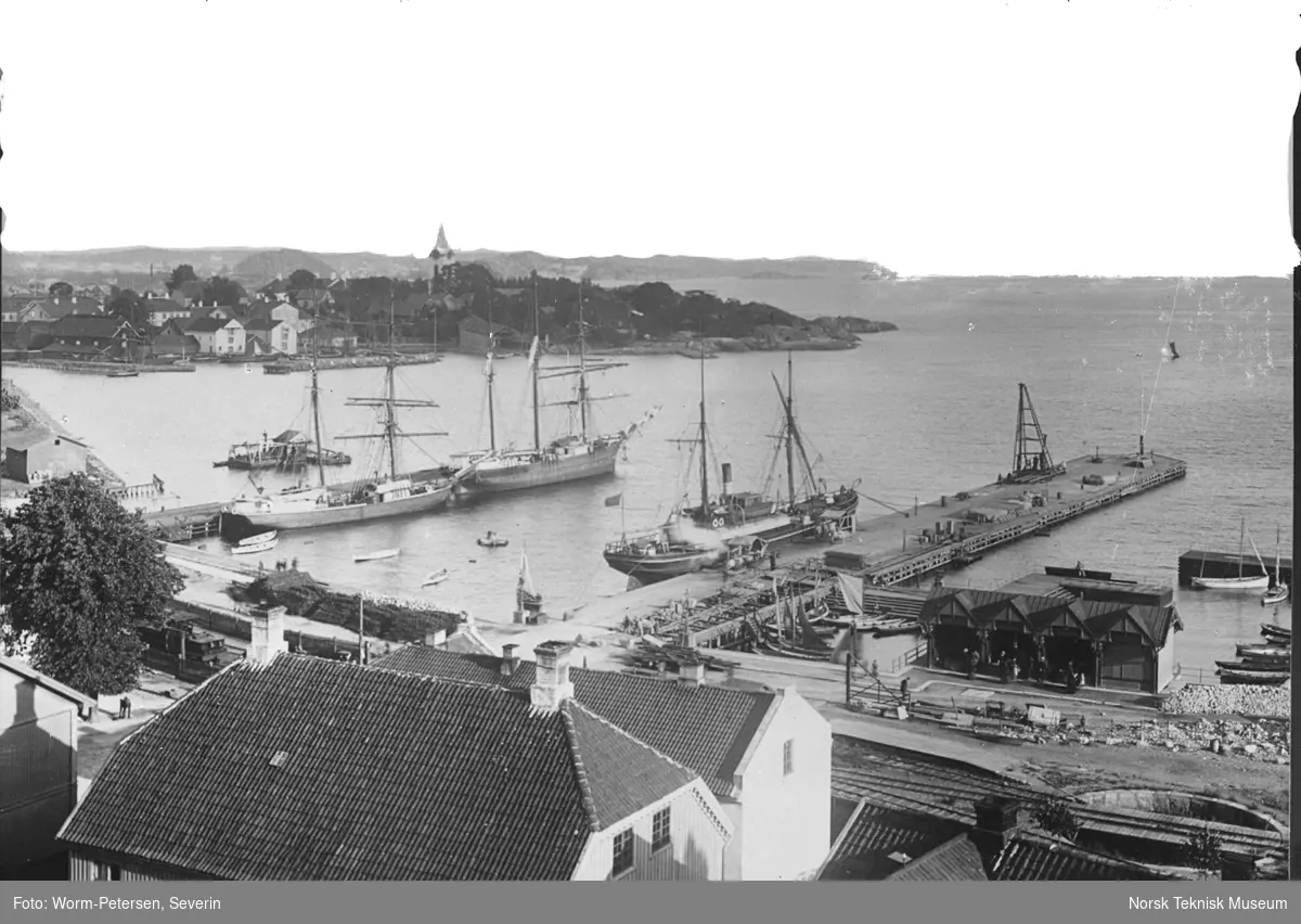 Larvik, fra havnen