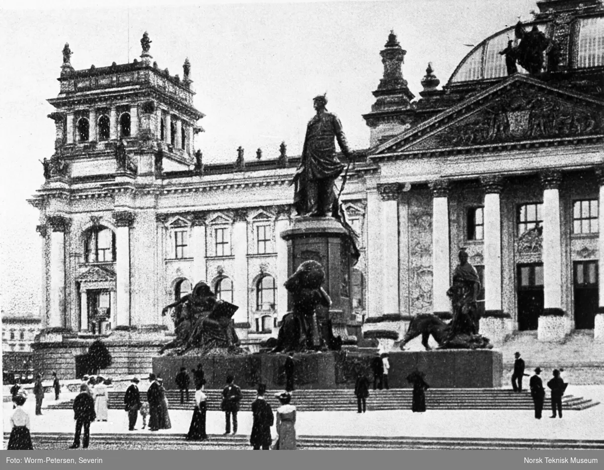 Berlin, Bismarck-statue