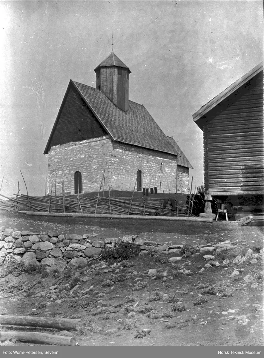 Tingelstad gamle kirke.