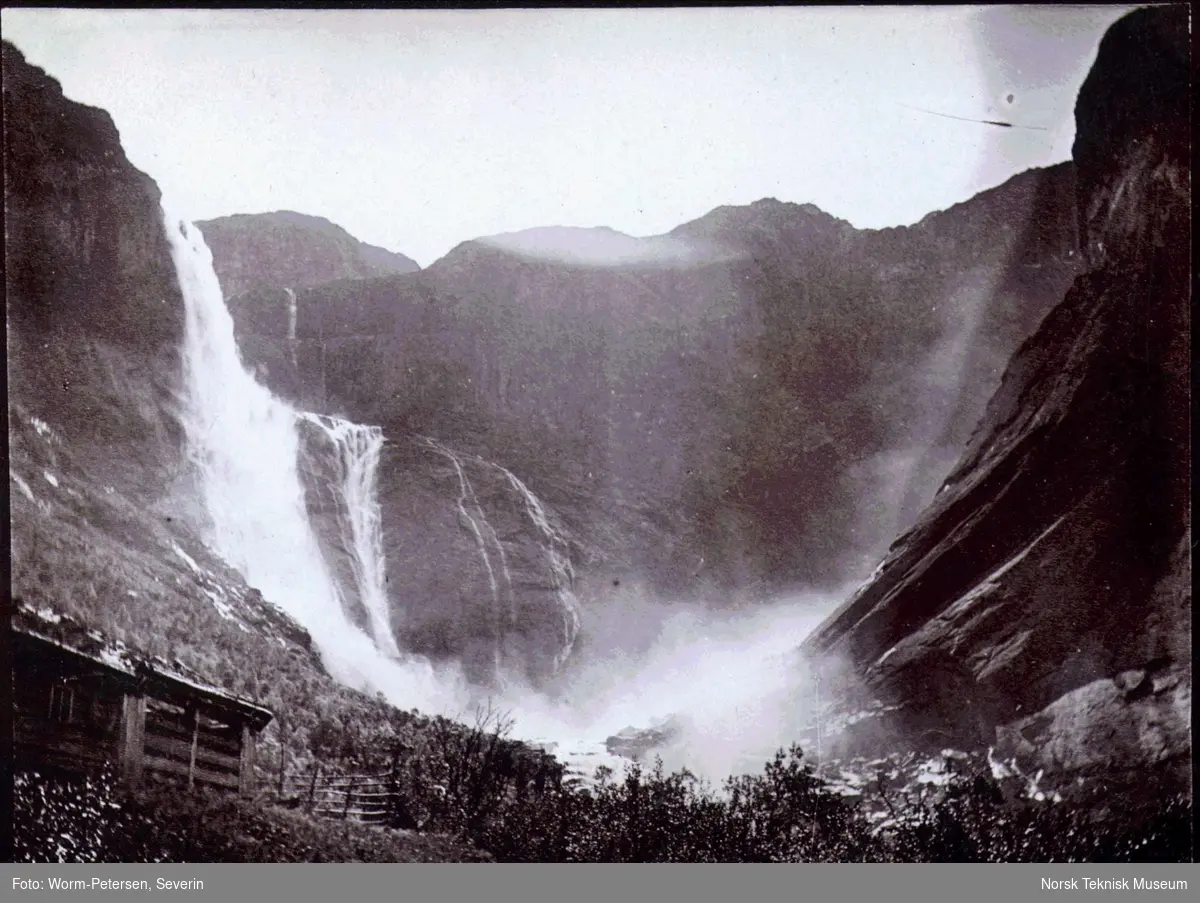 Skjeggedalsfossen, Hardanger