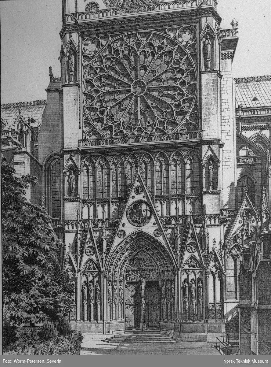 Fasade Notre dame, Paris