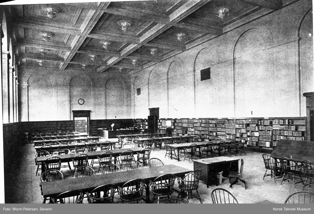 Biblioteksinteriør