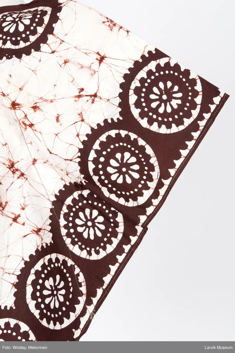 Batikkmønster og rosetter