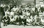 Klass 8 i Centralskolan 1960. Översta raden: 1. Berntsson Jan Olof 2. Johansson Jan 3. Nilsson Lars-Ove 4. Andersson Arne 5. Gustafsson Gullan 6. Andersson Birgitta 7. okänd 8. okänd 9. Nilsson Maud 10. lärare Hultman Rune 11. Östergårde Karl Olof 12. Lind Sven-Olof 13. Tolander Magnus 14. Billman Jan 15. Nilsson Rune. Mellersta raden: 1. Pettersson Marianne 2. okänd 3. Andersson Birgitta 4. okänd 5. okänd 6. Lidén 7. okänd 8. okänd 9. Mårtensson. Understa raden: 1. Andersson Karl Erik 2. Gustafsson Kurt 3. Helén Gunnar 4. Jansson Bernt 5. Spetz 6. Sivertz Anders 