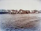 Bostadshus vid Letälven.
Beställningsnr: ND-429.