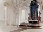 Interiör av Munktorps kyrka.
Altaret och prosten Johannes Viksells gravsten.