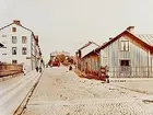 Storgatan norrut från Grev Rosengatan. En, två och tre vånings bostadshus.
Huset i mitten på bilden, Kolumbus hus, kallades även för 