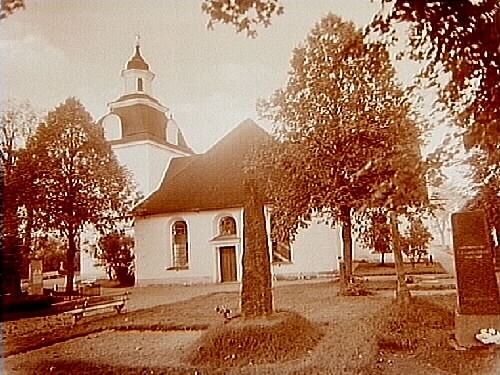 Tjällmo kyrka, kyrkobyggnad.