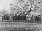 Oskarsparken, 25 kvinnor i parken.
Barnträdgårdsseminariet.