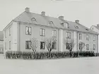 Tvåvånings bostadshus.