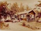 Envånings sommarvilla med veranda.
Folkskollärare Sam. Nystedt