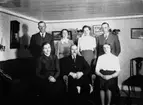 Rumsinteriör, familjegrupp 7 personer.
F.d. rättare C. G. Petterssons 75 årsdag.