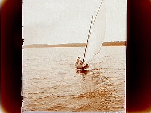 Segelsällskapet Hjälmaren.
Emil Landins segelbåt 'Gunvor'.