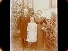 Familj, 3 personer.
C.A. Jonsson
