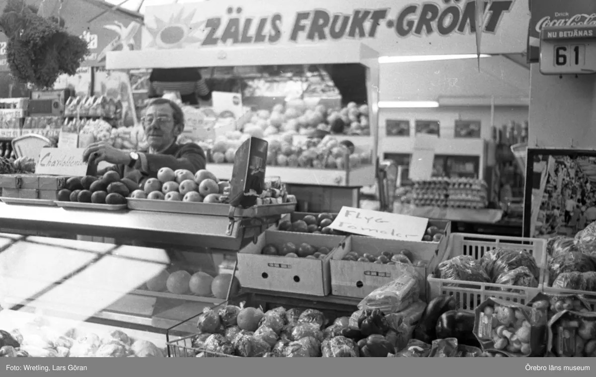 Saluhallen 7 mars 1974.
Kalle Zäll, Zälls frukt och grönt.