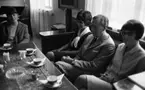 Örebro 700 värdinnorna 22 maj 1965.

Utställningsvärdinnor på kaffekalas. En herre deltar även.