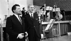 Pensionärspop 2 mars 1966.
Sångaren närmast (med skägget) är Kjell Wigren, känd från bl.a. TV-programmet Nygammalt. Klarinettisten är Giovanni Jaconelli. Dragspelaren är 