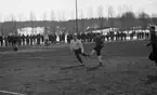 Nordahl slår till, 12 april 1966

Tomas Nordahl spelar fotboll