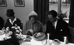 Prinsessbesök 20 september 1965

Prinsessan Christina dricker kaffe i Wadköping tillsammans med landshövding Valter Åman under Ungdomens Dag.